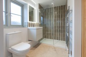 En Suite - click for photo gallery